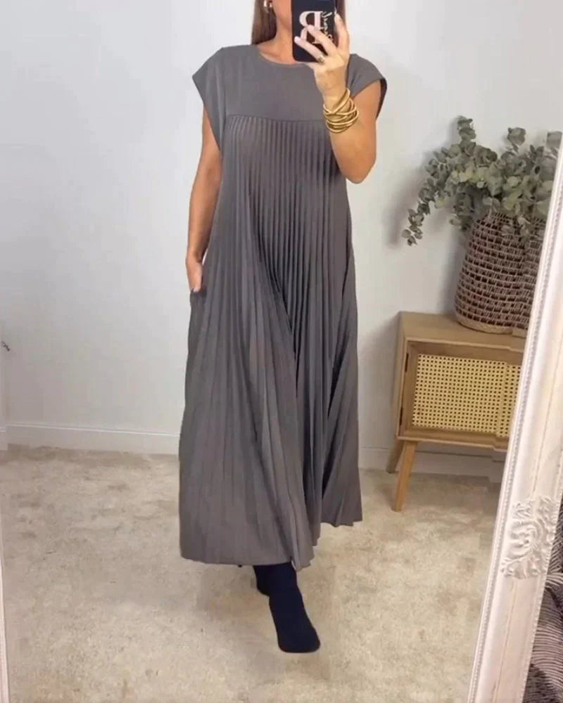 Samiya | Sleeveless Pleated Dress