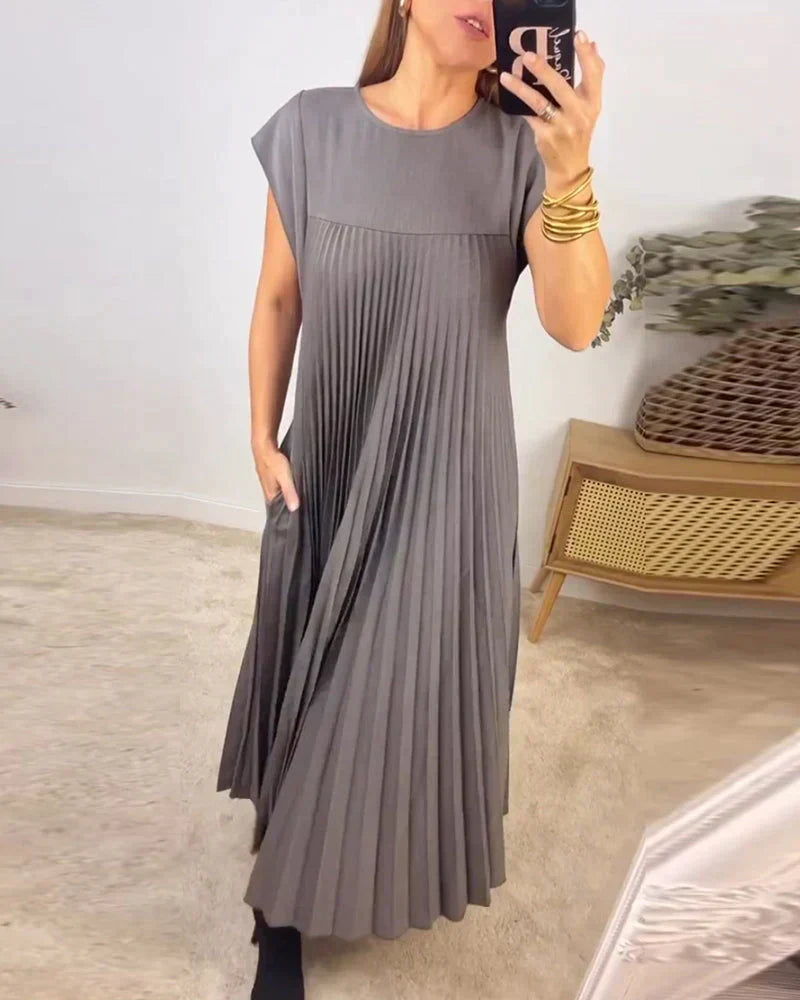 Samiya | Sleeveless Pleated Dress