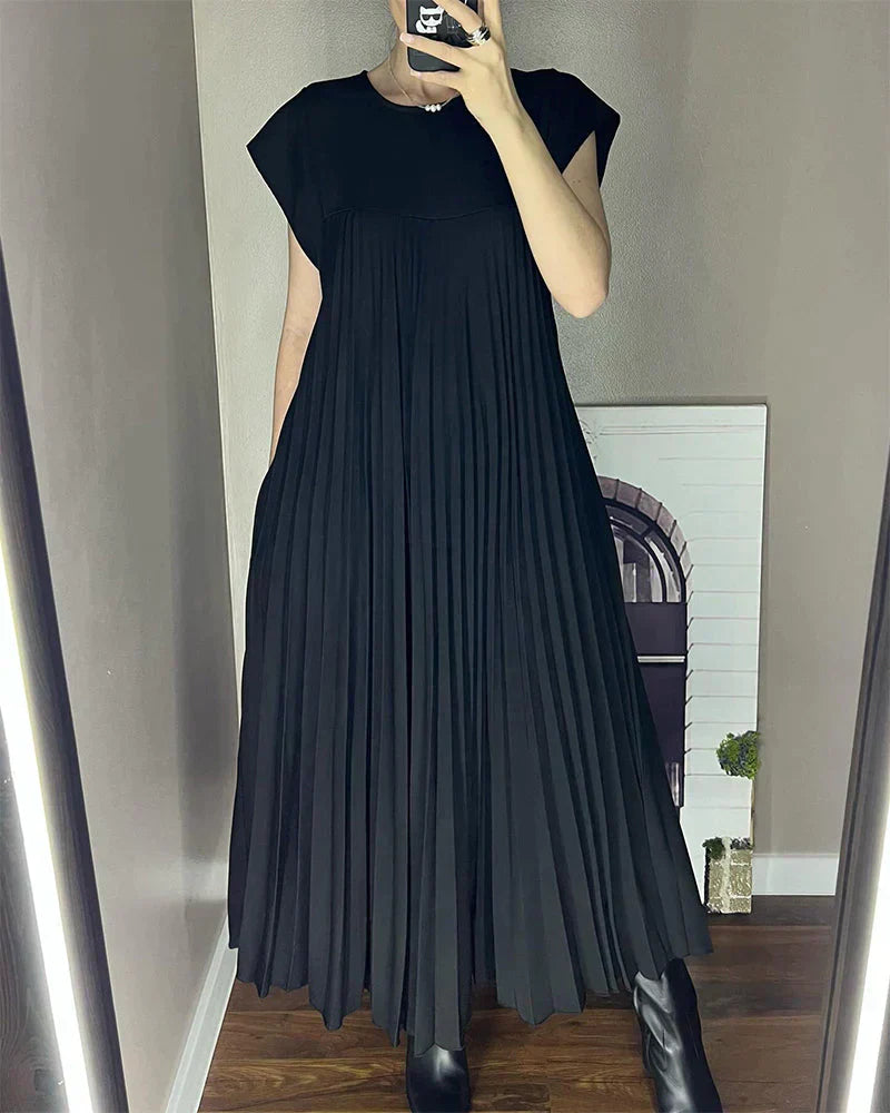 Samiya | Sleeveless Pleated Dress