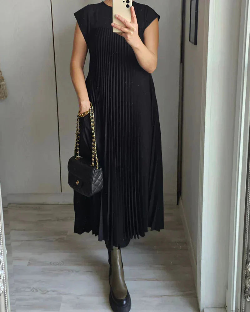 Samiya | Sleeveless Pleated Dress