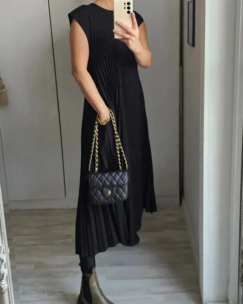 Samiya | Sleeveless Pleated Dress
