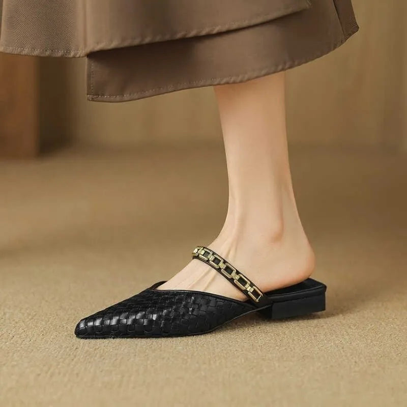 Dayanara | Pointed Slippers
