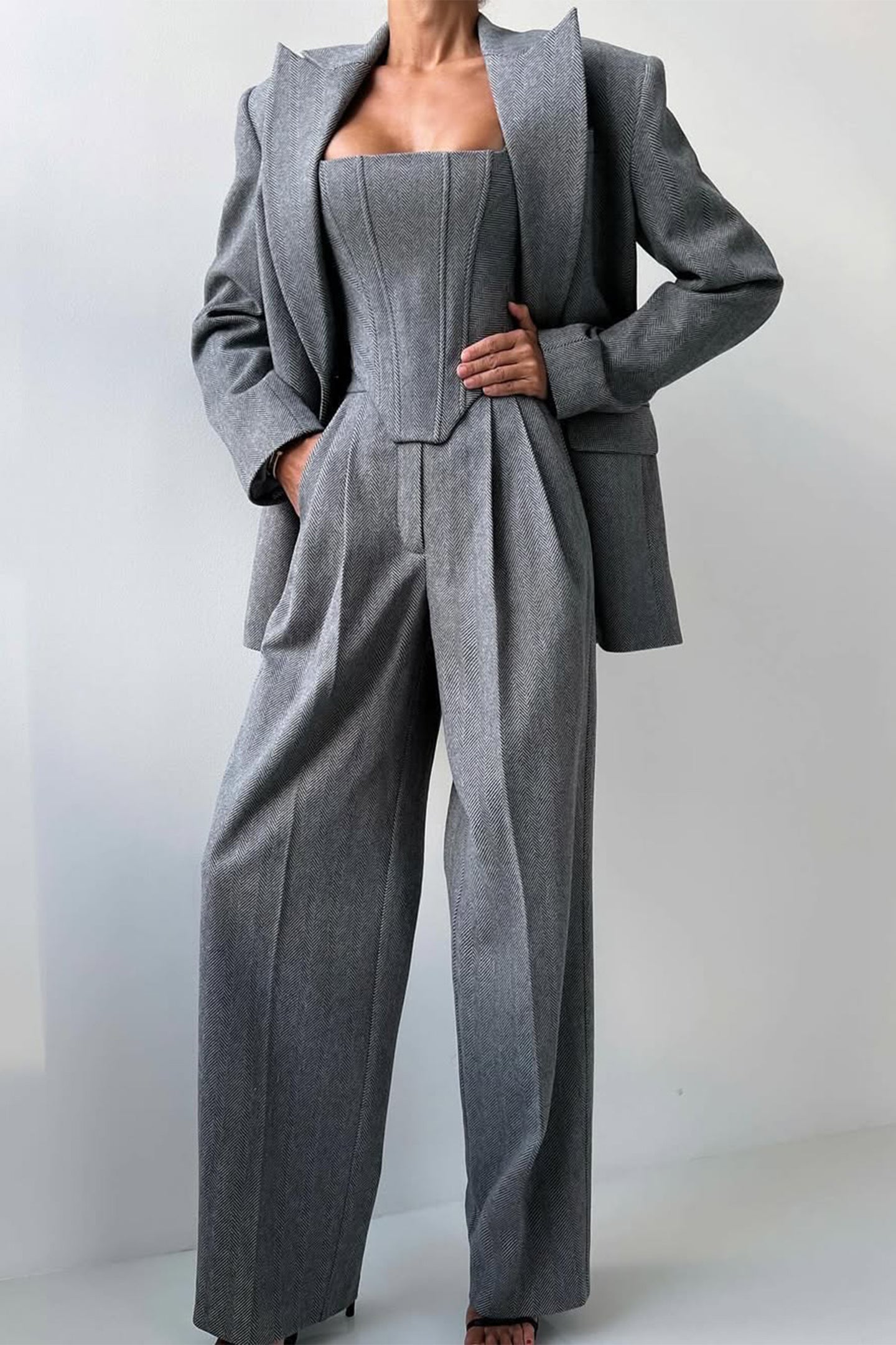 Pilar | Three-Piece Set with Double-Breasted Blazer